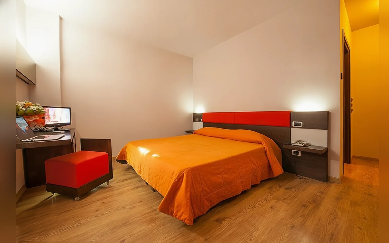 Camera con bagno privato — Hotel Plestina, Colfiorito (Umbria) (foto 6)